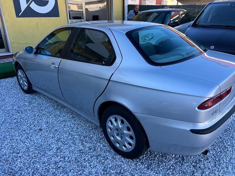 Usata Alfa Romeo 156 140 CV (102 kW) 2001 Argento Berlina