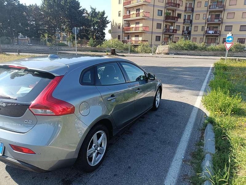 Usata Volvo V40 Business Edition 114 CV (83 kW) 2014 Grigio Station wagon