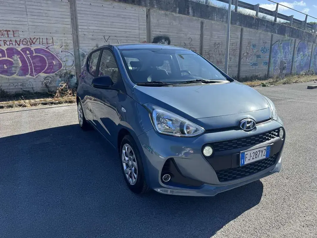 Usata Hyundai i10 Style 66 CV (48 kW) 2017 Bluazzurro Utilitaria