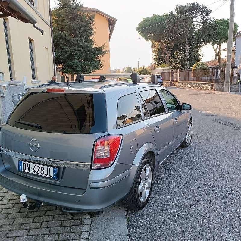 Usata Opel Astra Edition+ 101 CV (74 kW) 2008 Station wagon