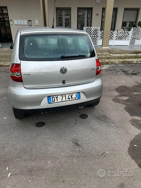 Usata VW Fox 70 CV (51 kW) 2009 Grigio Utilitaria