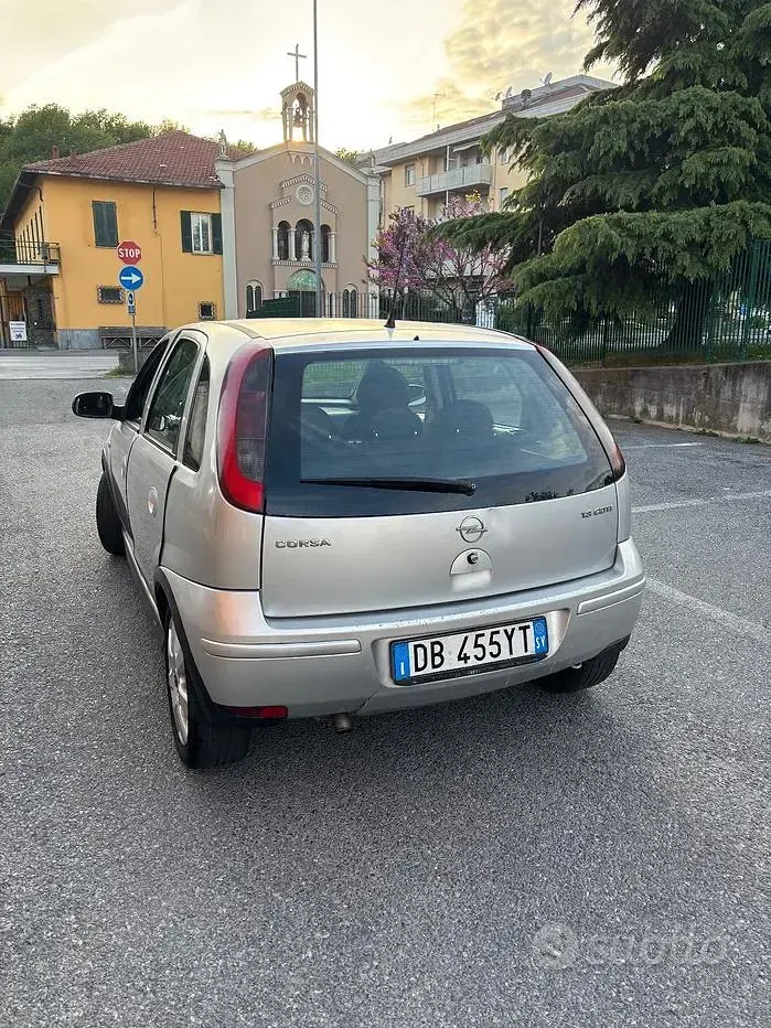 Używany Opel Corsa Club 69 KM (50 kW) 2006 Szary Hatchback