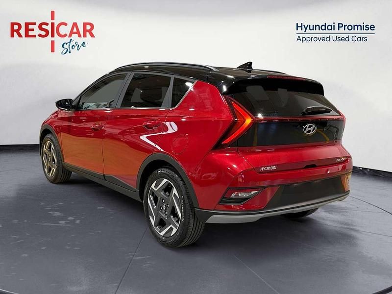 Usata Hyundai Bayon 101 CV (74 kW) 2025 Dragon red + two tone SUV