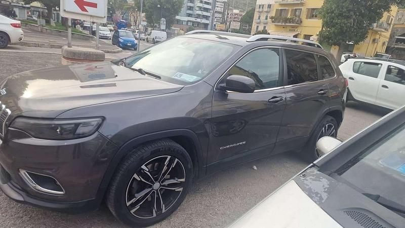 Usata Jeep Cherokee Limited 194 CV (142 kW) 2019 Grigio SUV