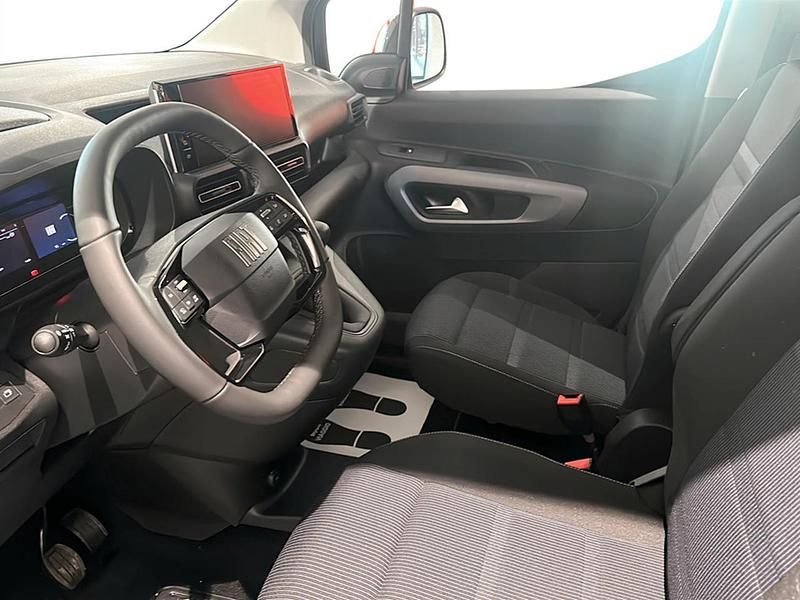 Nuova Fiat Doblò 130 CV (95 kW) 2025 Blu Monovolume