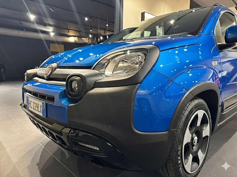 Nuova Fiat Panda Cross Cross 71 CV (52 kW) 2026 Blu Utilitaria