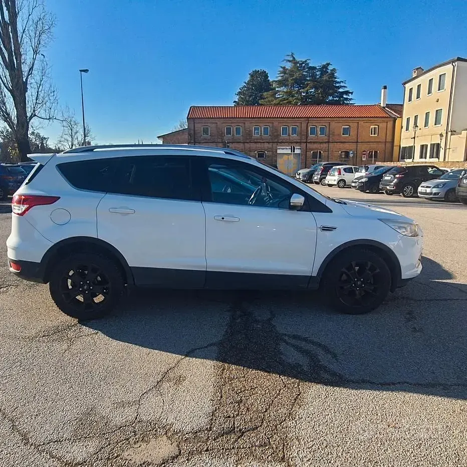 Usata Ford Kuga 75 CV (55 kW) 2013 Bianco SUV