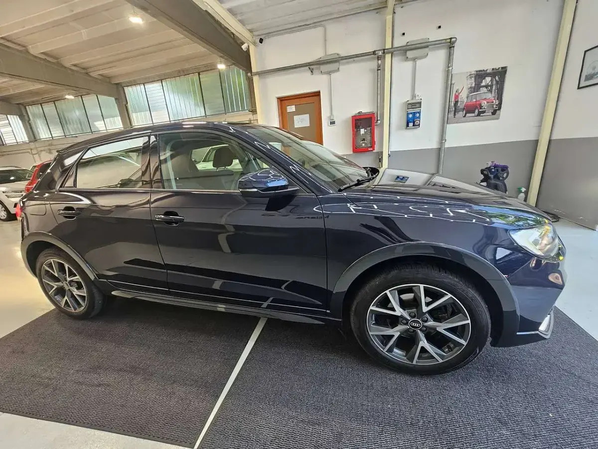 Usata Audi A1 Admired 110 CV (80 kW) 2021 Blu firmentato SUV