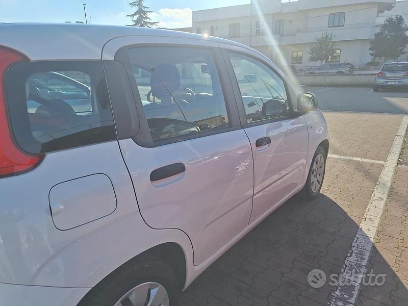 Usata Fiat Panda Lounge 69 CV (50 kW) 2013 Bianco Utilitaria