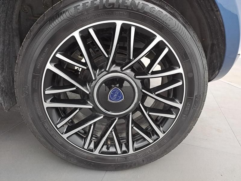 Usata Lancia Ypsilon 70 CV (51 kW) 2024 Blu Utilitaria