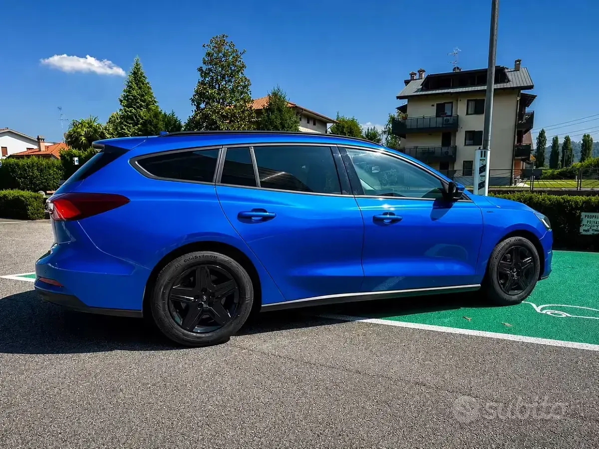 Usata Ford Focus ST-Line 120 CV (88 kW) 2022 Bluazzurro Station wagon