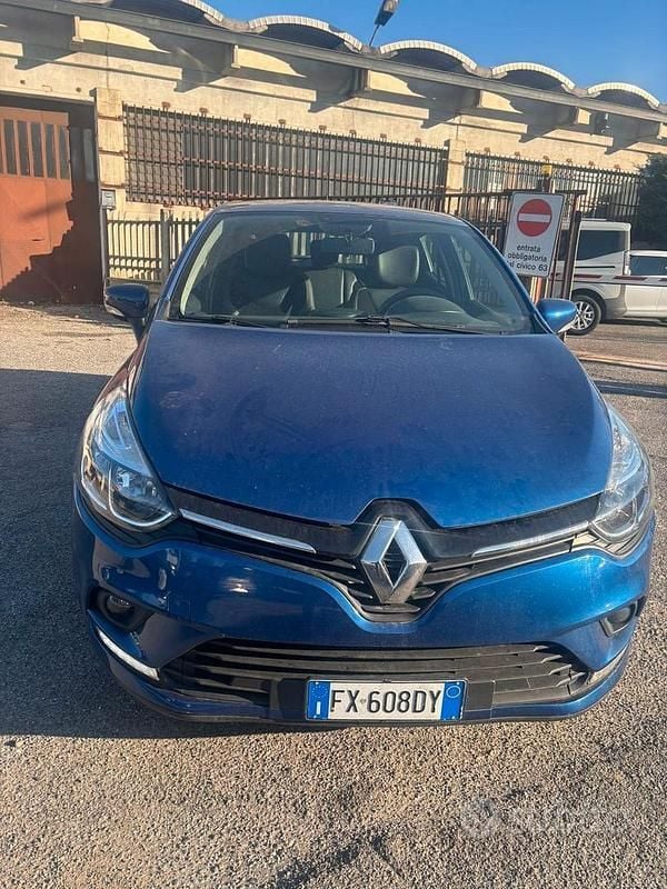 Blu Usata 2019 Renault Clio IV Business Tre volumi | 6800 € (Ottimo prezzo) - Immagine 1/4
