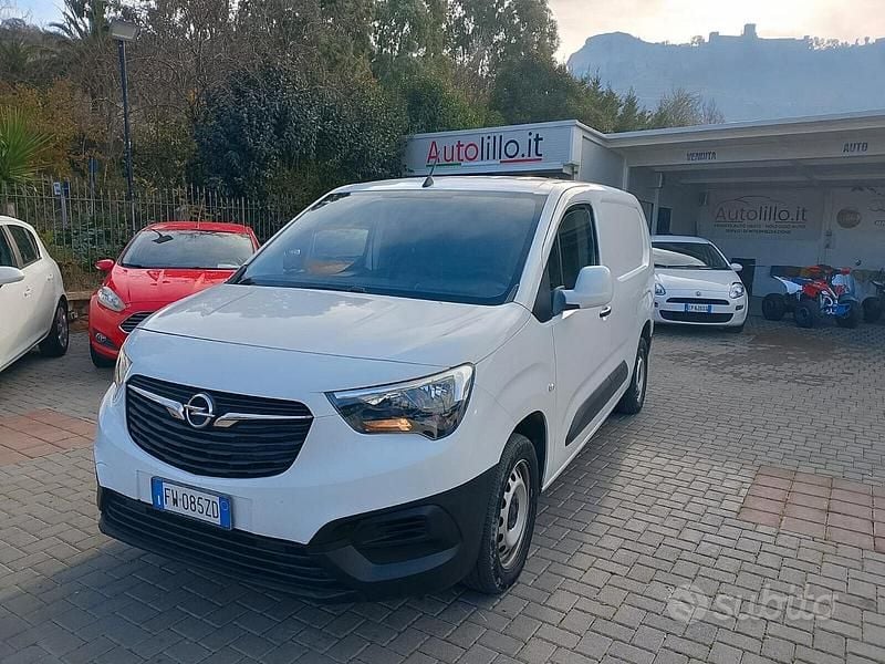 Usata Opel Combo 130 CV (95 kW) 2019 Bianco Monovolume