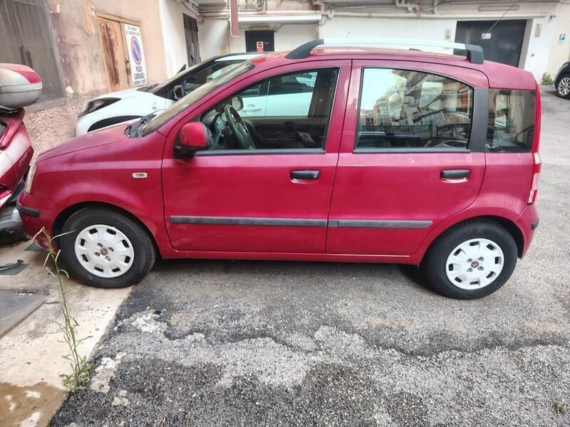 Rosso Usata 2011 Fiat Panda Due volumi | 4500 € (Ottimo prezzo) - Immagine 1/4