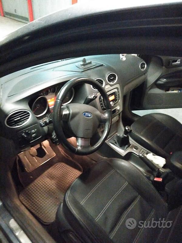 Usata Ford Focus Style 116 CV (85 kW) 2009 Grigio Station wagon
