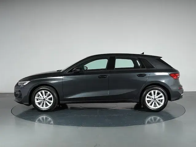 Nuova Audi A3 Business 150 CV (110 kW) 2025 Grigio manhattan metallizzato Berlina