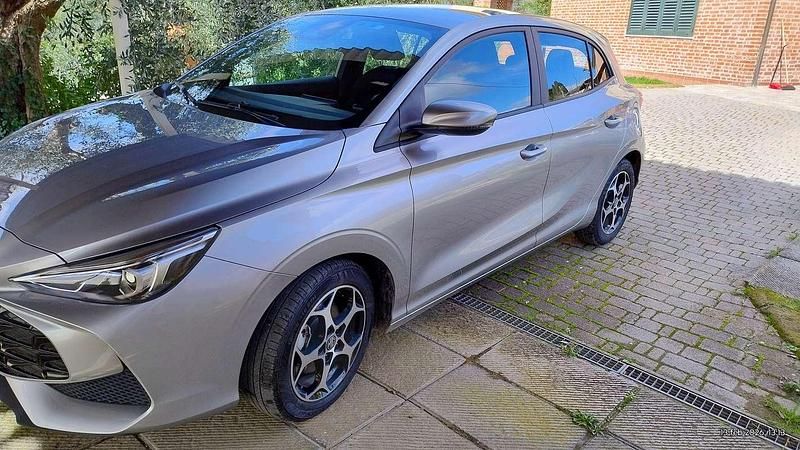 Usata MG MG3 Comfort 102 CV (75 kW) 2024 Argento Utilitaria