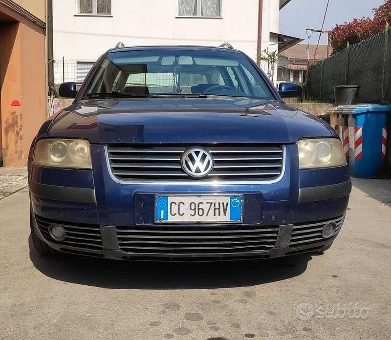 Usata VW Passat Business 131 CV (96 kW) 2002 Blu/azzurro Station wagon