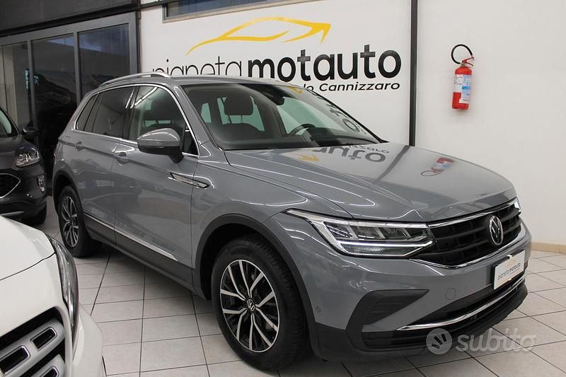 Usata VW Tiguan Life 122 CV (89 kW) 2021 Grigio SUV