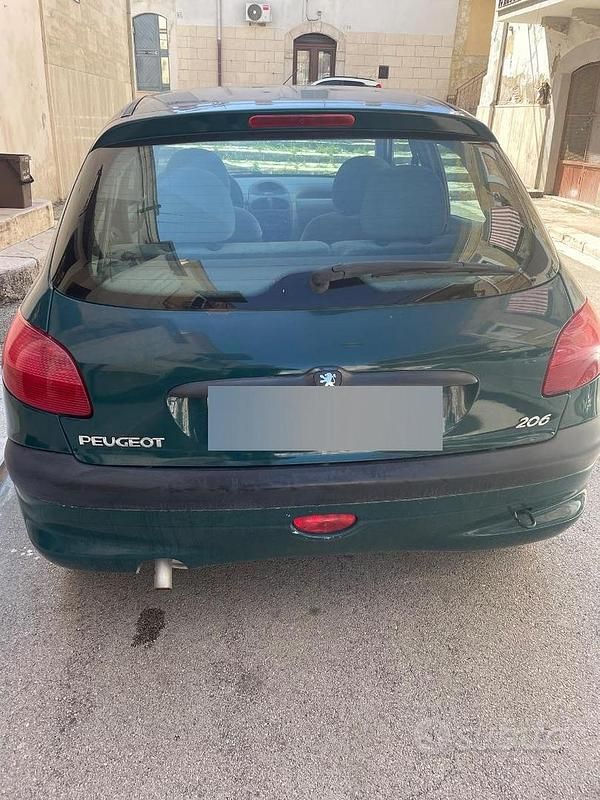 Usata Peugeot 206 60 CV (44 kW) 2000 Verde Berlina