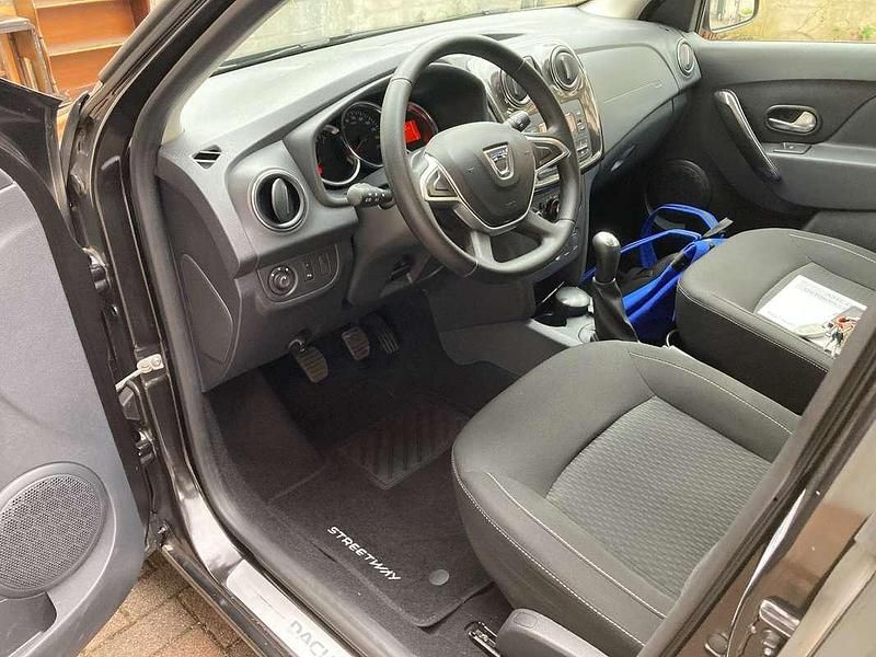 Brugt Dacia Sandero Comfort 73 HK (53 kW) 2018 Sort Sedan
