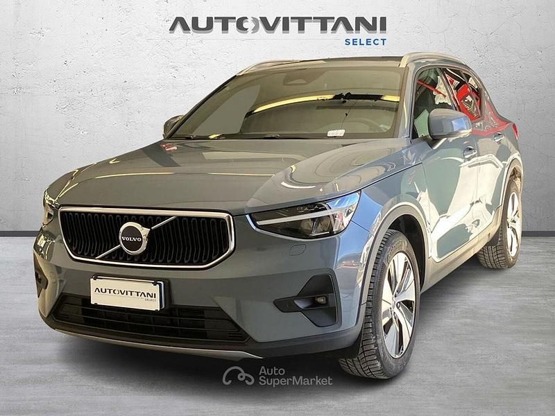 Usata Volvo XC40 Core 163 CV (119 kW) 2023 Grigio chiaro SUV