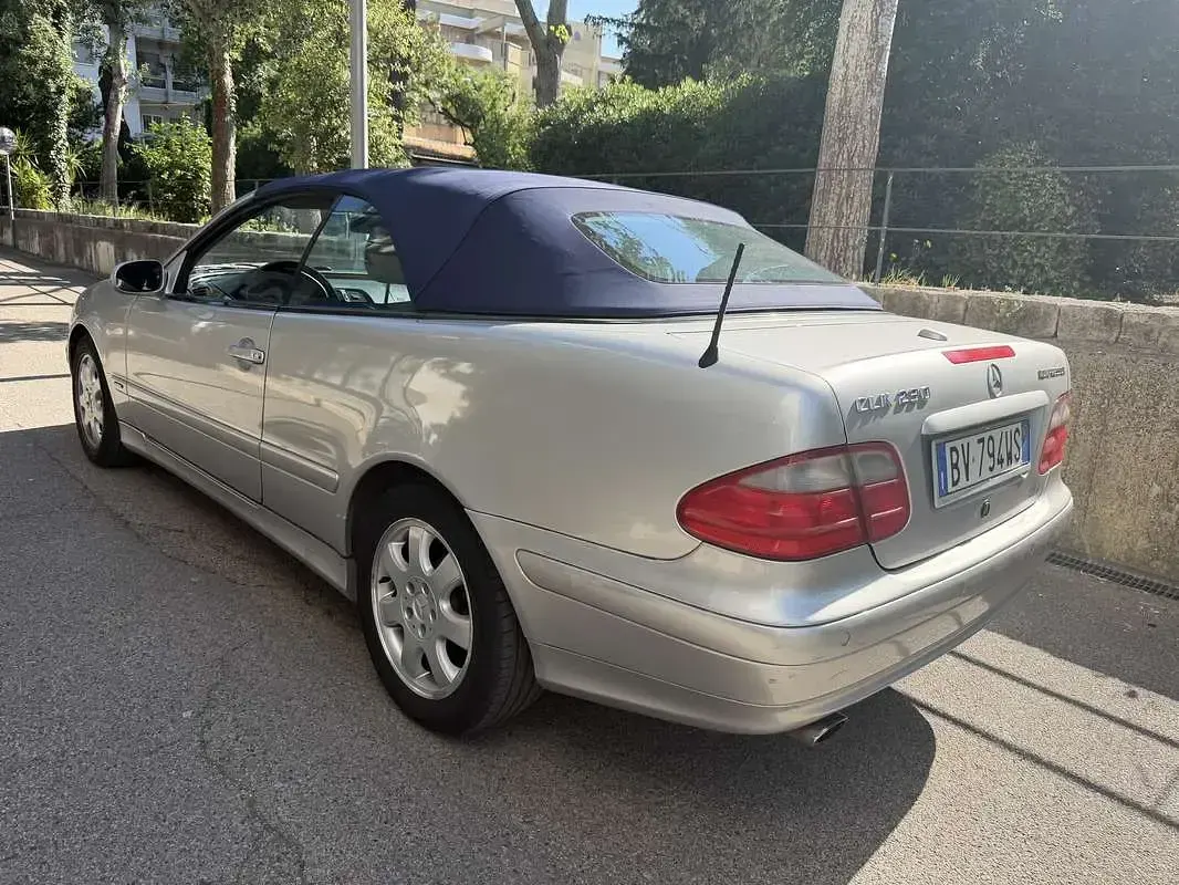 Usata Mercedes CLK230 Elegance 193 CV (141 kW) 2001 Cabrio