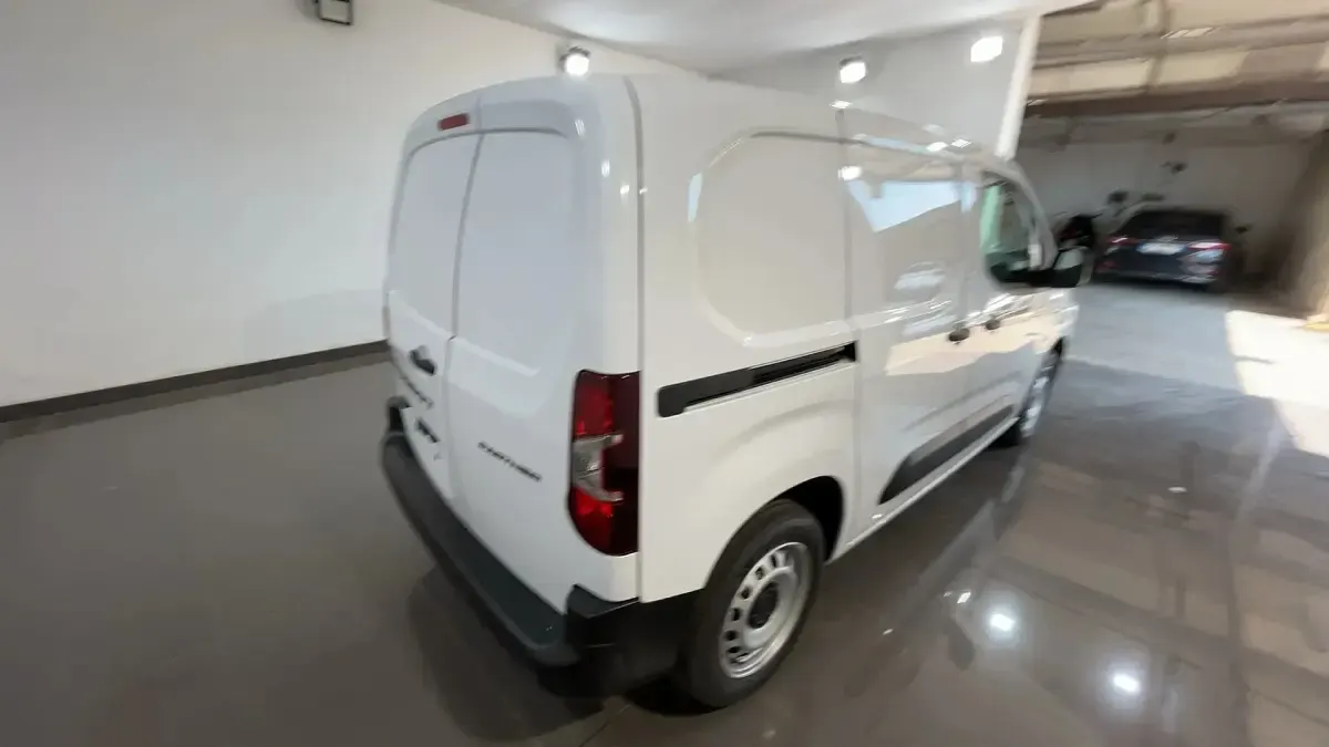 Nuova Peugeot Partner S 130 CV (95 kW) 2026 P0pr  kaolin white pastello Monovolume