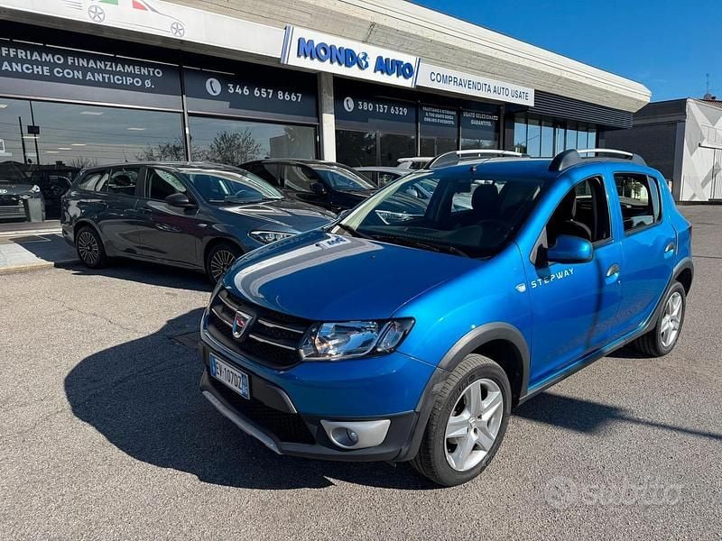 Usata Dacia Sandero Prestige 90 CV (66 kW) 2014 Blu Berlina