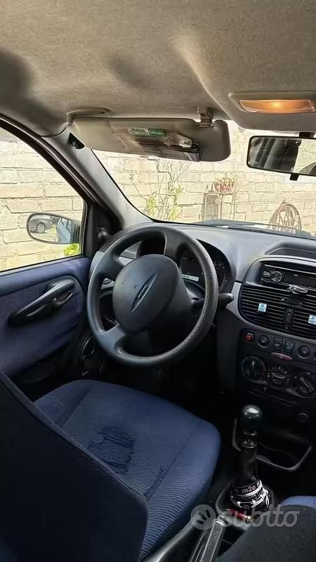 Usata Fiat Punto 60 CV (44 kW) 2000 Utilitaria