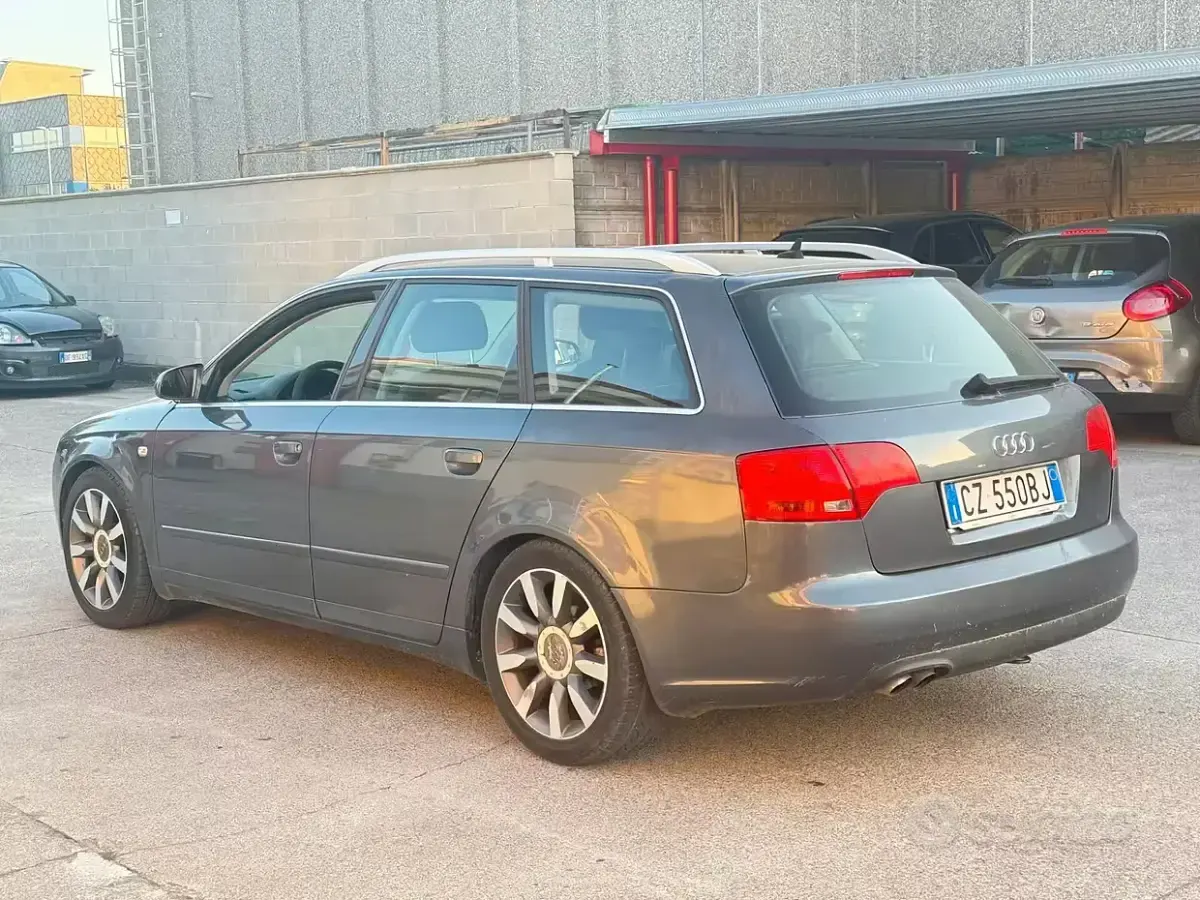 Usata Audi A4 116 CV (85 kW) 2005 Nero Station wagon