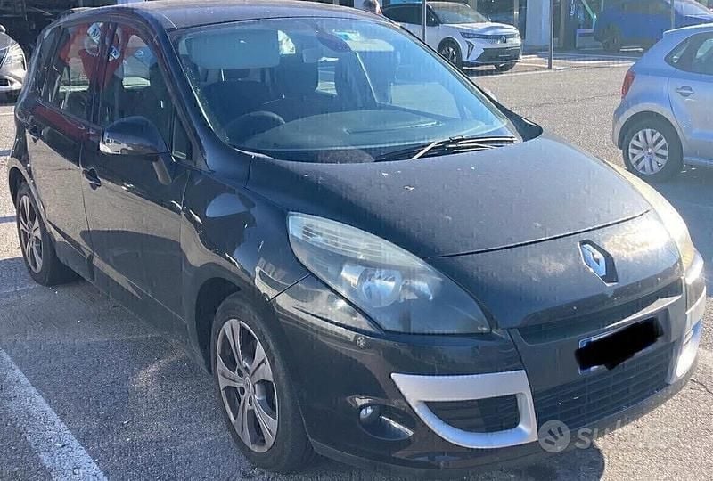 Usata Renault Scénic III Dynamique 110 CV (80 kW) 2010 Nero Monovolume