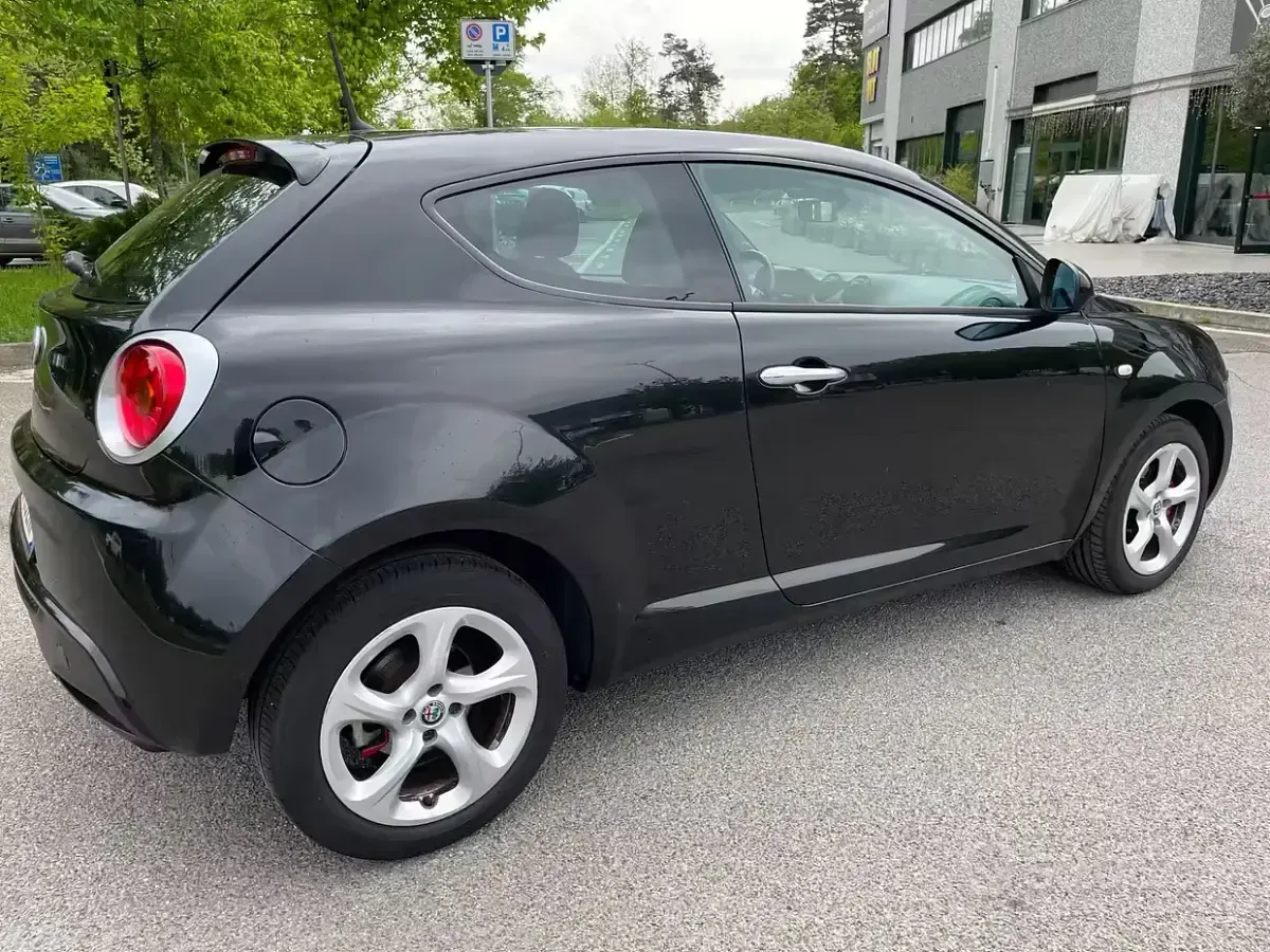 Gebraucht Alfa Romeo MiTo 95 PS (69 kW) 2017 Schwarz Kleinwagen