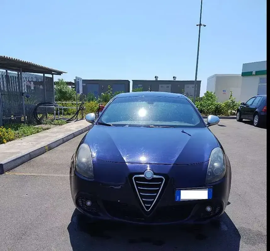 Usata Alfa Romeo Giulietta Distinctive 140 CV (102 kW) 2011 Blu/azzurro Utilitaria