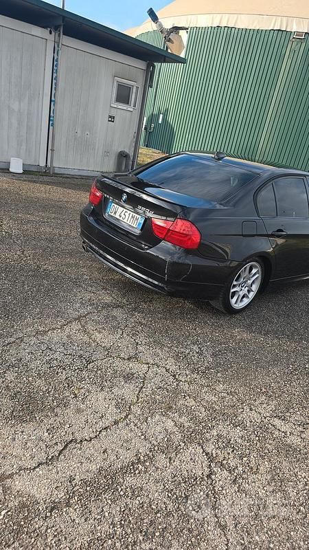 Usado BMW 320 177 CV (130 kW) 2009 Negro Berlina