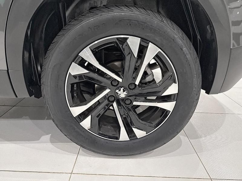 Usata Peugeot 2008 Allure 102 CV (75 kW) 2023 Grigio SUV