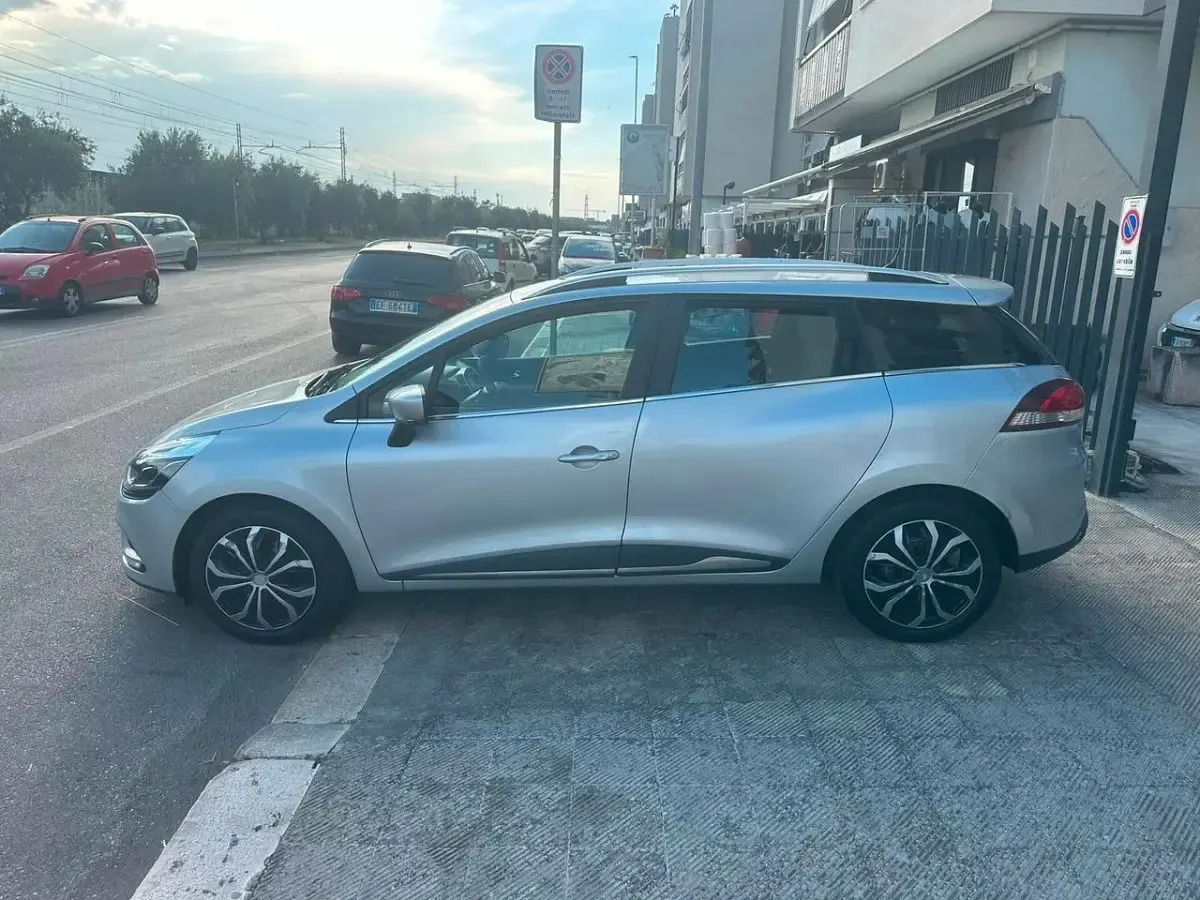 Usata Renault Clio 90 CV (66 kW) 2019 Argento Station wagon