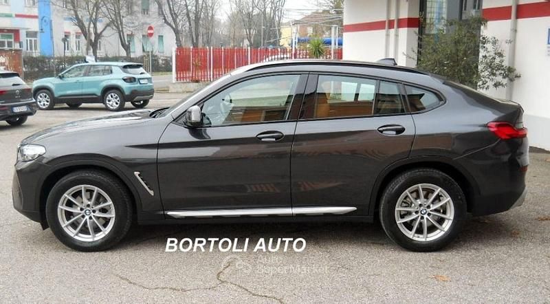 Usata BMW X4 190 CV (139 kW) 2022 Grigio scuro SUV