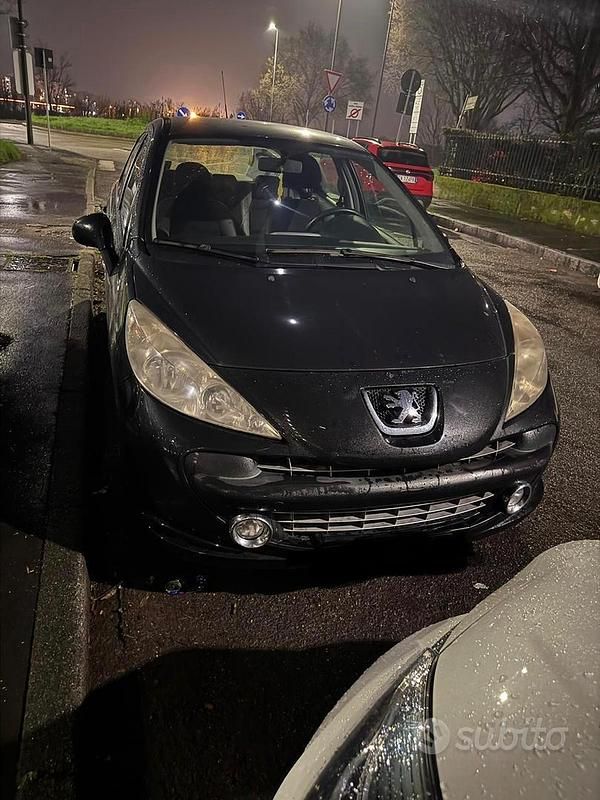 Usata Peugeot 207 95 CV (69 kW) 2008 Nero Berlina