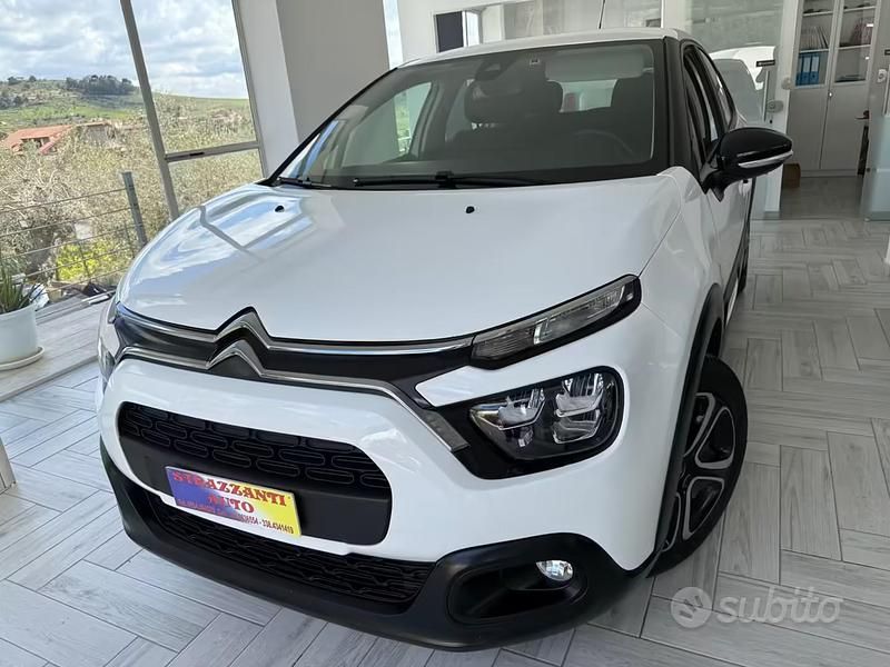 Usata Citroën C3 Shine 101 CV (74 kW) 2022 Bianco Utilitaria