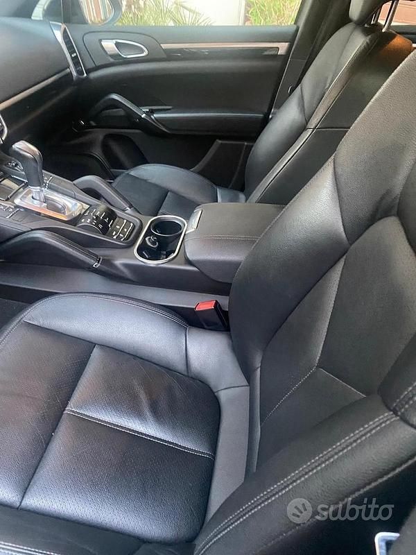 Usata Porsche Cayenne 2012 Nero SUV
