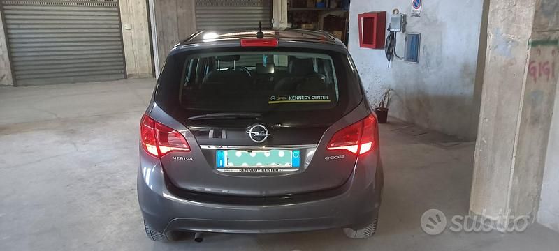Usata Opel Meriva 95 CV (69 kW) 2012 Grigio Monovolume
