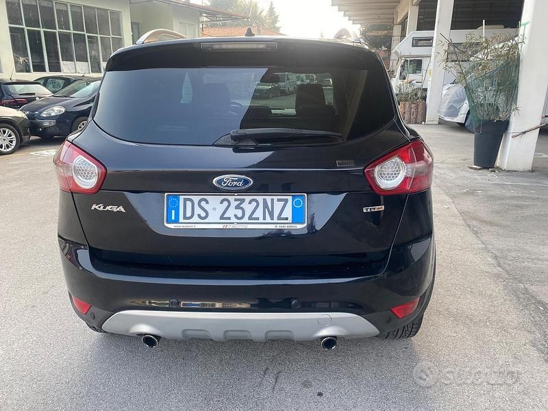 Usata Ford Kuga 136 CV (100 kW) 2008 Nero SUV