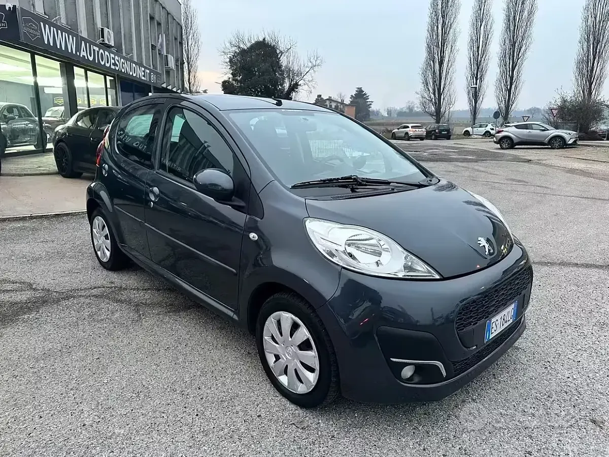 Usata Peugeot 107 Active 68 CV (50 kW) 2013 Other Utilitaria