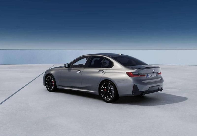 Nuova BMW 320 M Sport 190 CV (139 kW) 2026 Skyscraper grey Berlina