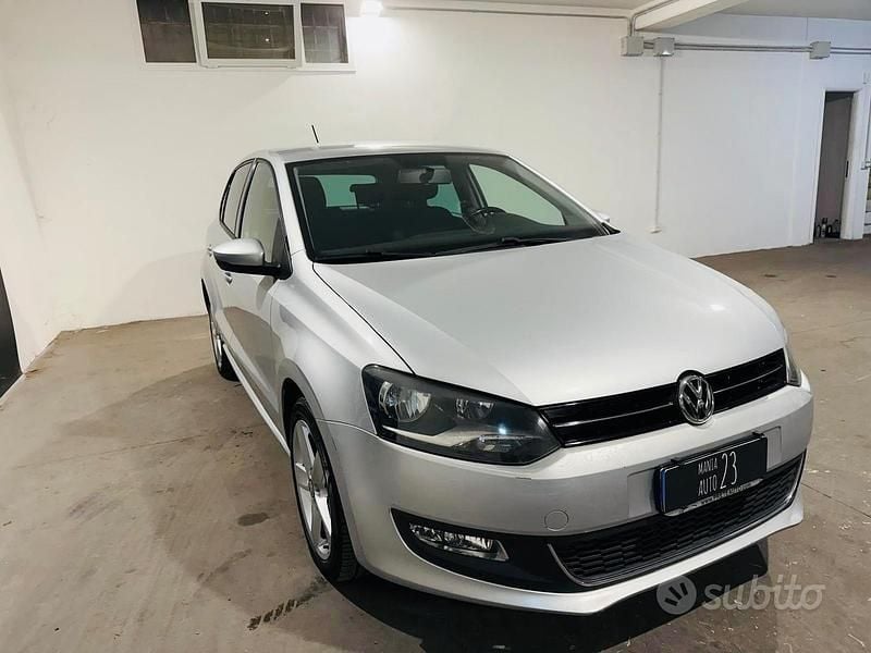 Usata VW Polo R-line 90 CV (66 kW) 2014 Argento Berlina