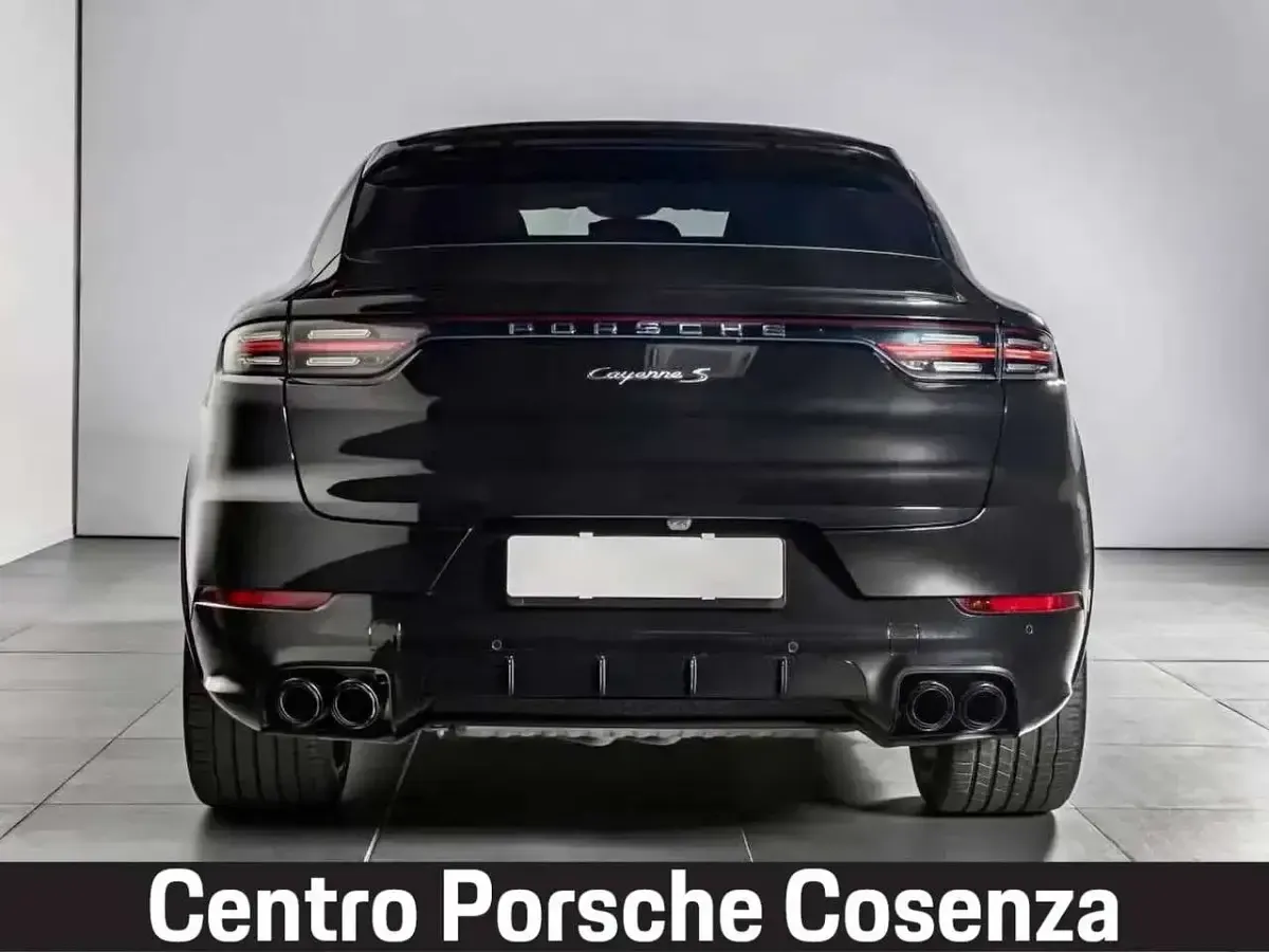 Usata Porsche Cayenne 441 CV (324 kW) 2021 Nero jet metallizzato SUV