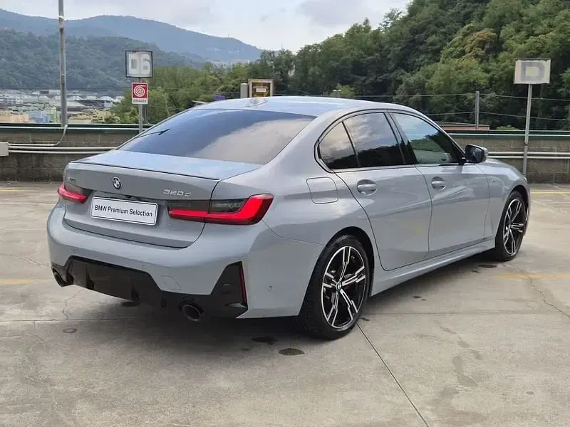 Usata BMW 320 M Sport 190 CV (139 kW) 2025 Grigio Utilitaria