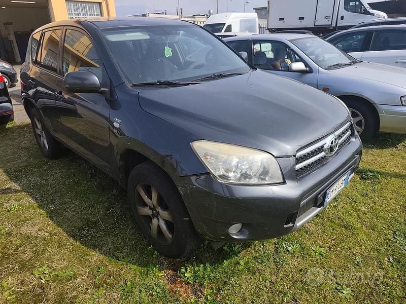 Usata Toyota RAV4 136 CV (100 kW) 2007 Blu SUV