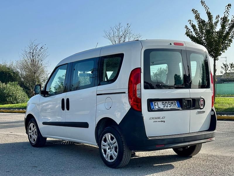 Usata Fiat Doblò 95 CV (69 kW) 2017 Bianco Monovolume